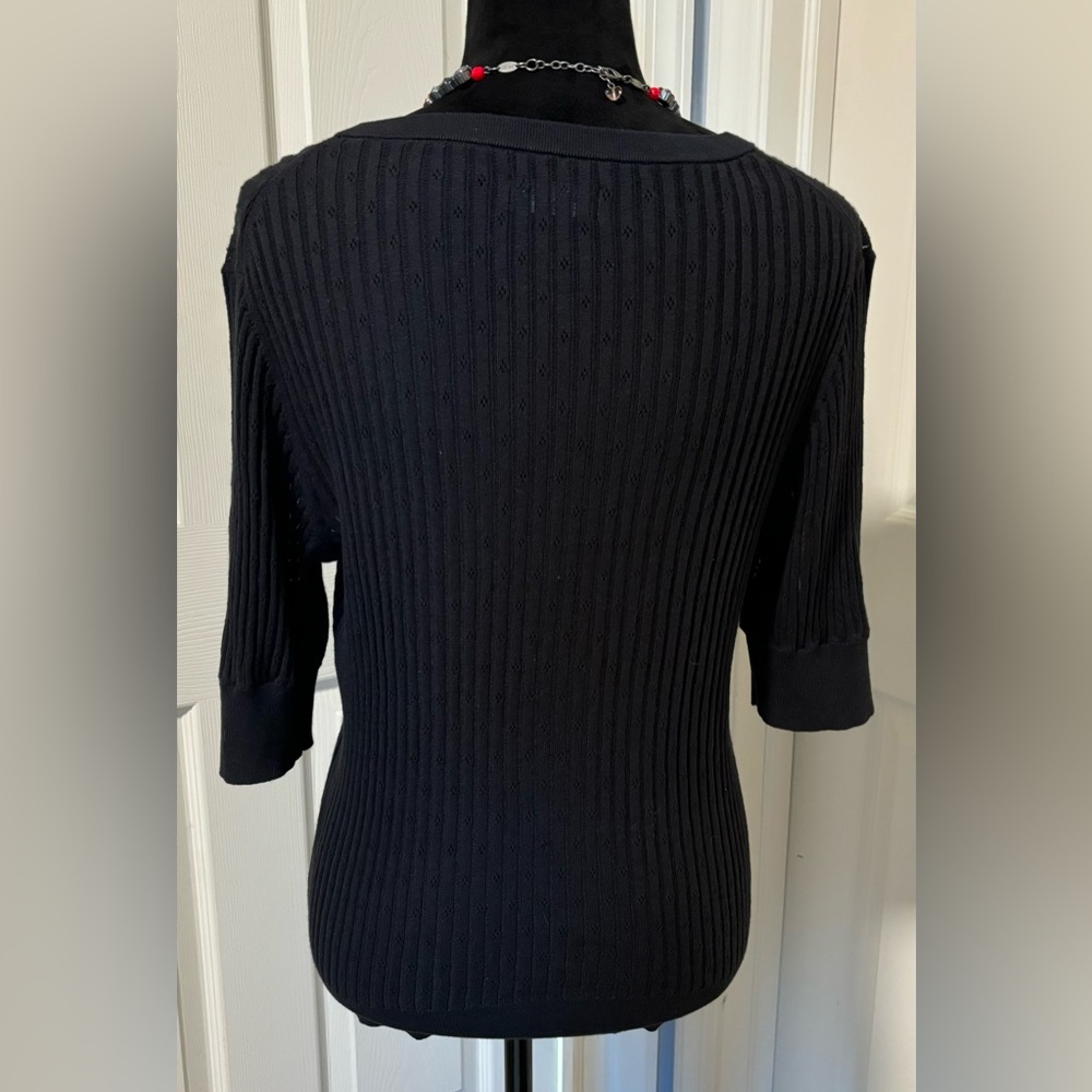 Gap Women’s Black Short Sleeve Sweater - Picture 5 of 7